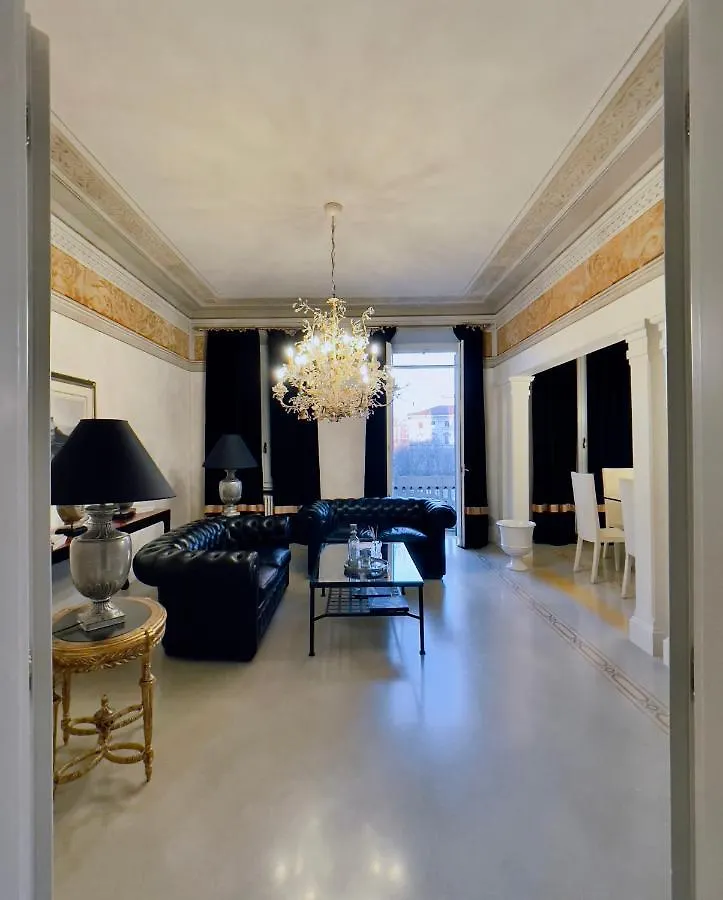 Apartment Ferienwohnung Casa San Domenico Mantua Italien